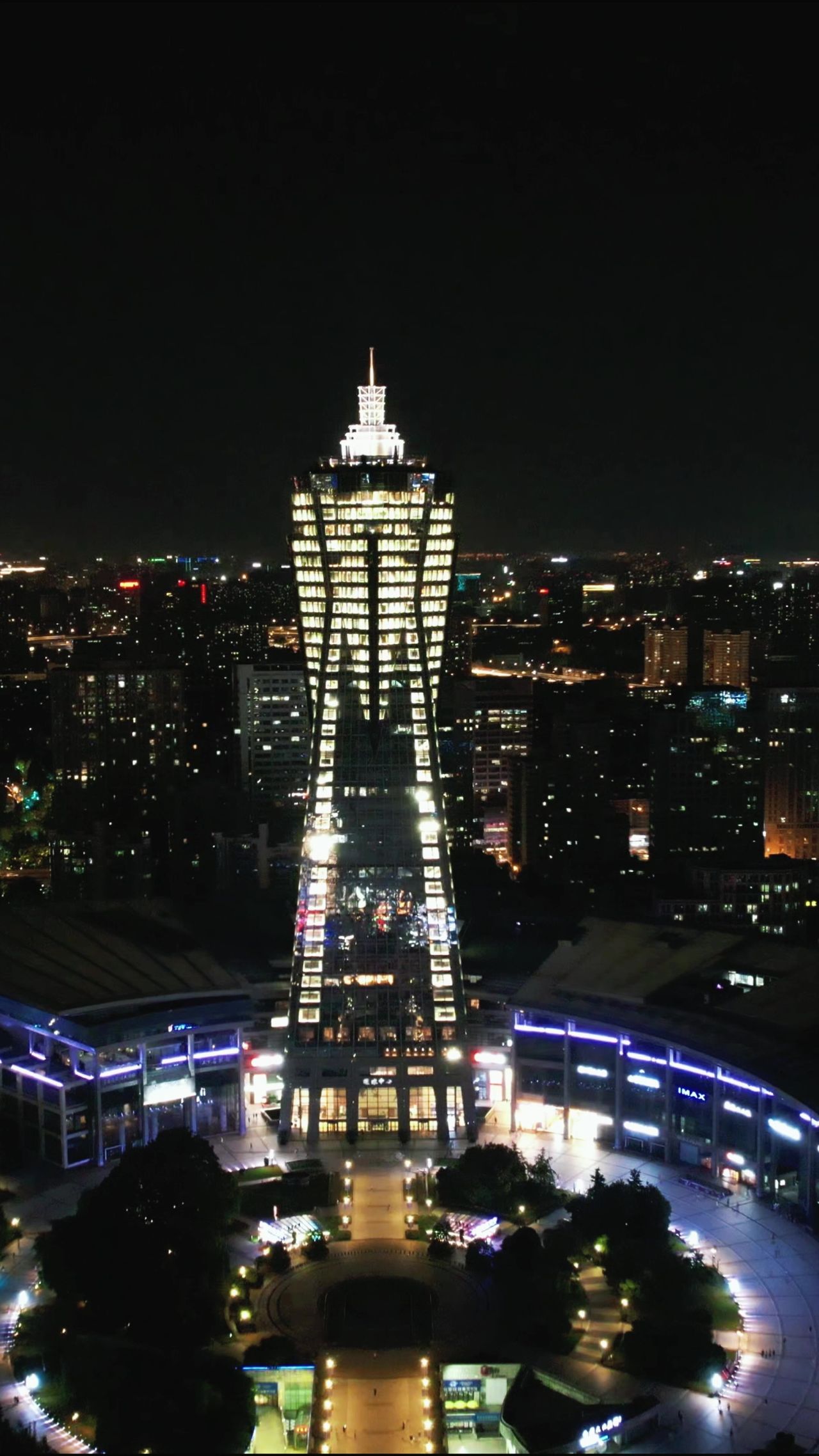 杭州西湖广场夜景竖屏航拍 