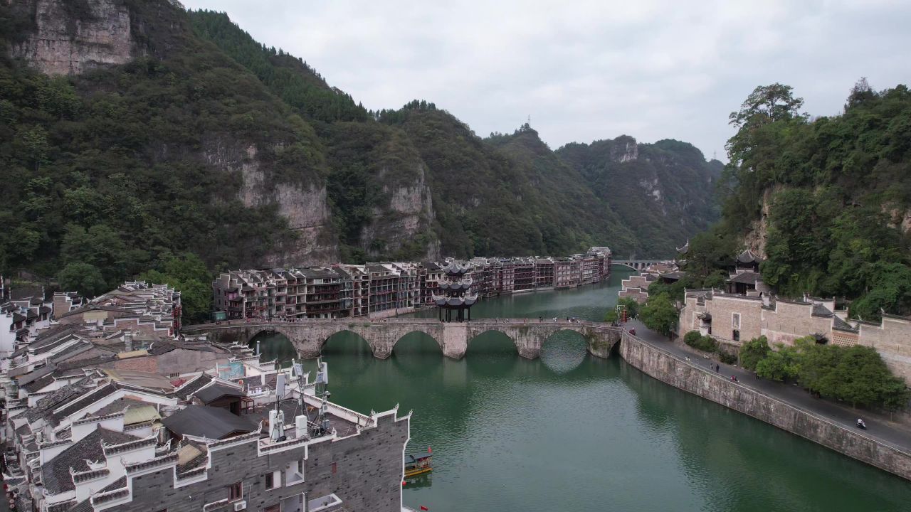 贵州黔东南镇远古镇5A景区航拍  