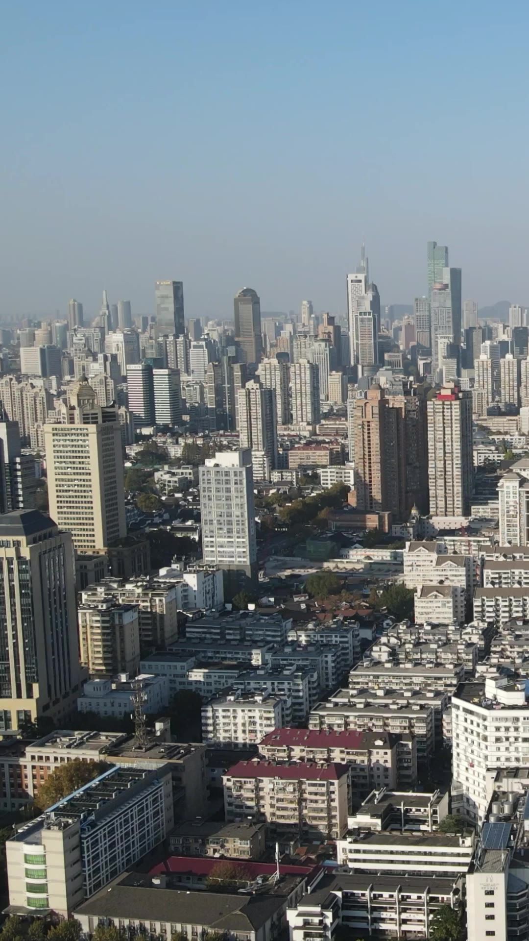 南京城市高楼建设竖屏航拍