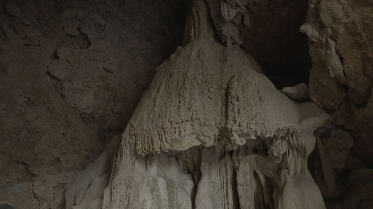 溶洞 12