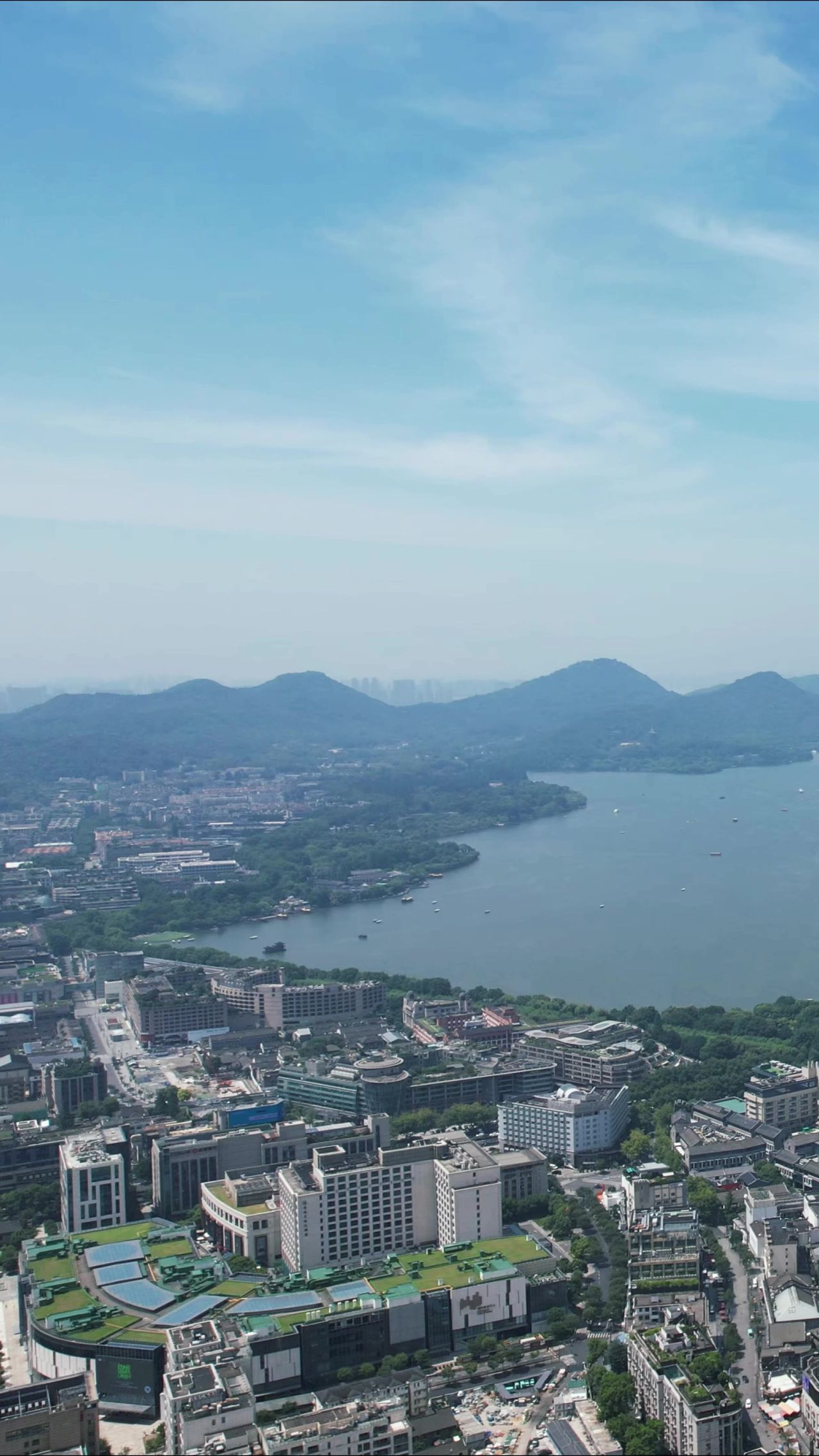 浙江杭州城市大景西湖竖屏航拍 