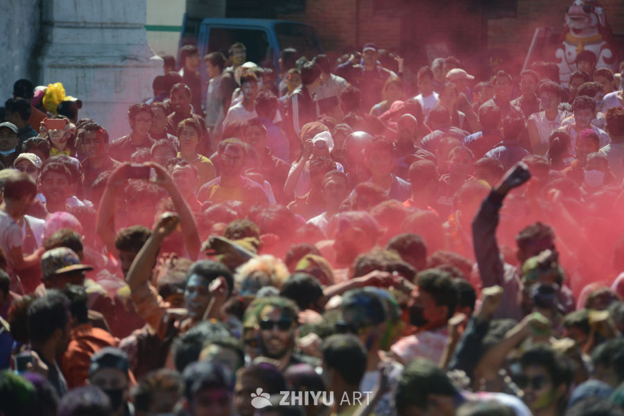 彩色粉末节庆盛况