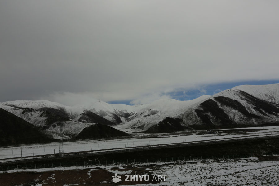 雪山下的寂静