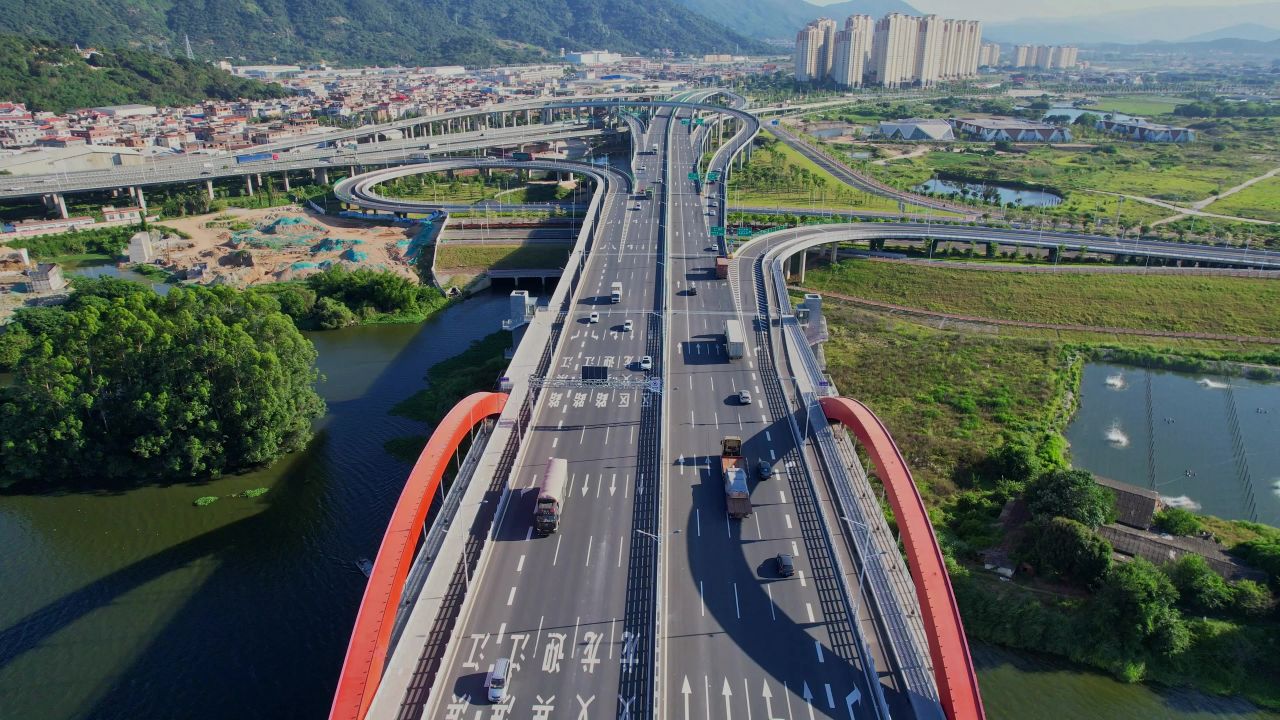 航拍漳州马洲大桥建筑风光