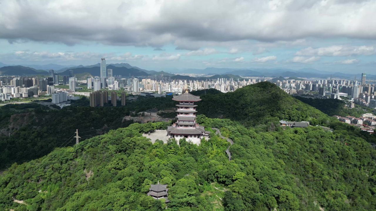  航拍台州白云飞瀑公园白云阁