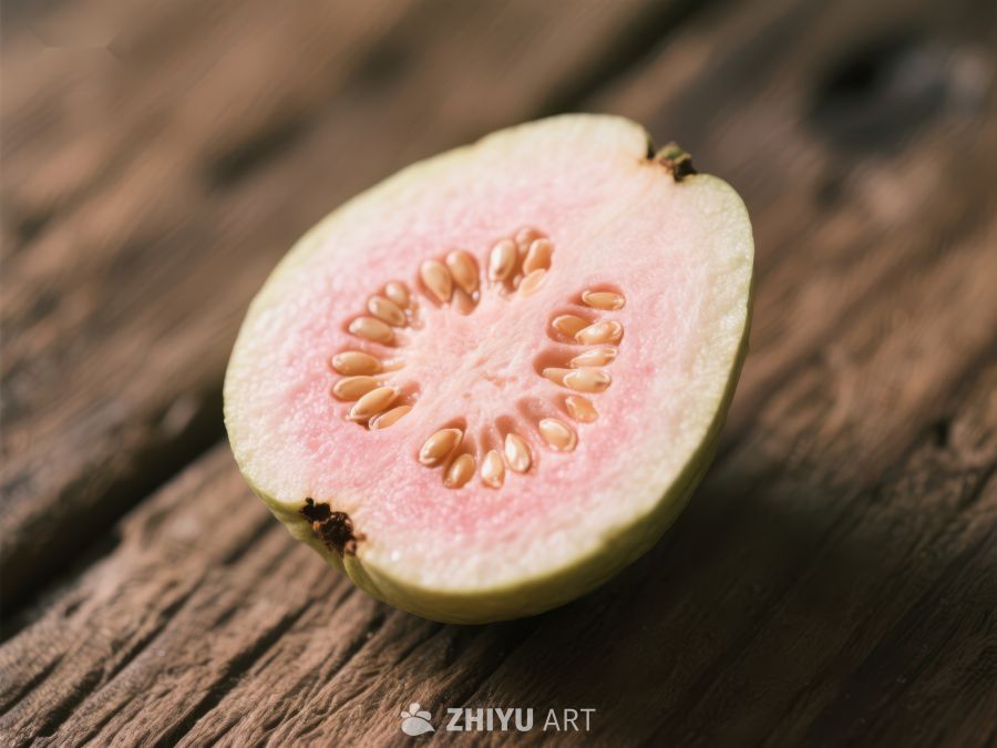 切开的番石榴展示粉红色果肉 311