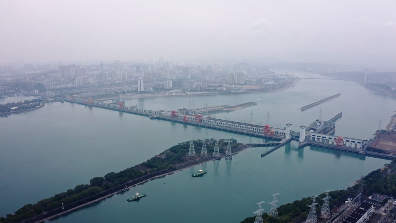 湖北宜昌长江三峡葛洲坝航拍视频