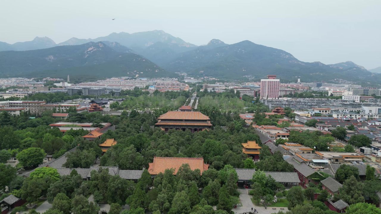 航拍山东泰安岱庙 