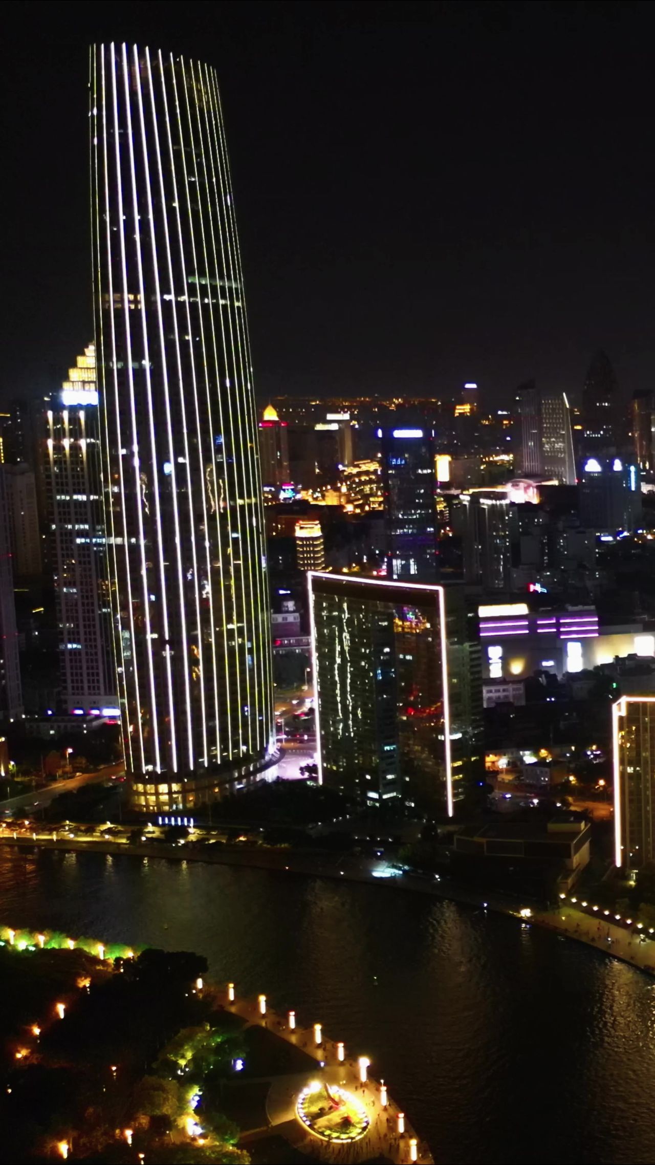 天津城市夜景灯光竖屏航拍 