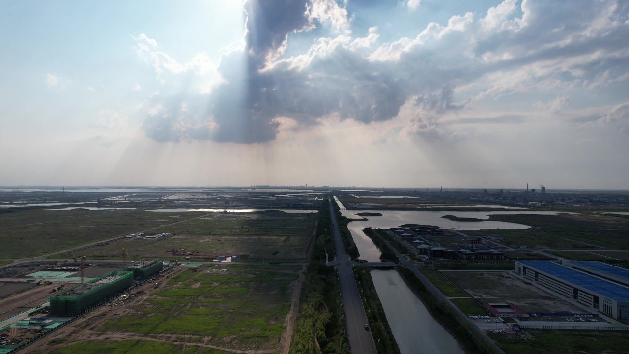 大海海洋沙滩礁石海岛自然风光航拍 