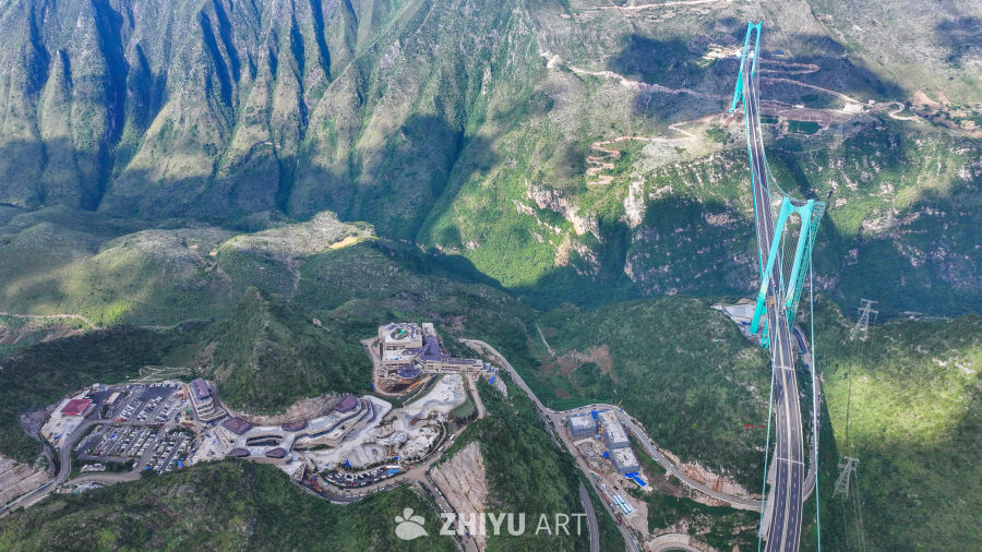 航拍贵州花江峡谷大桥  贵州桥梁 6