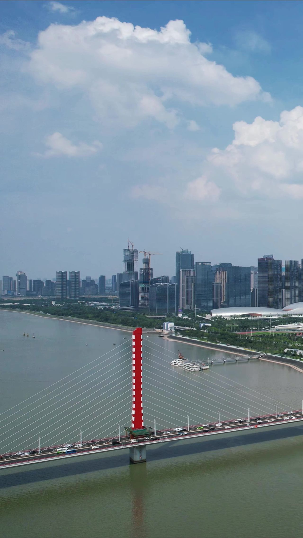 浙江杭州城市风光钱塘江三桥交通竖屏航拍 