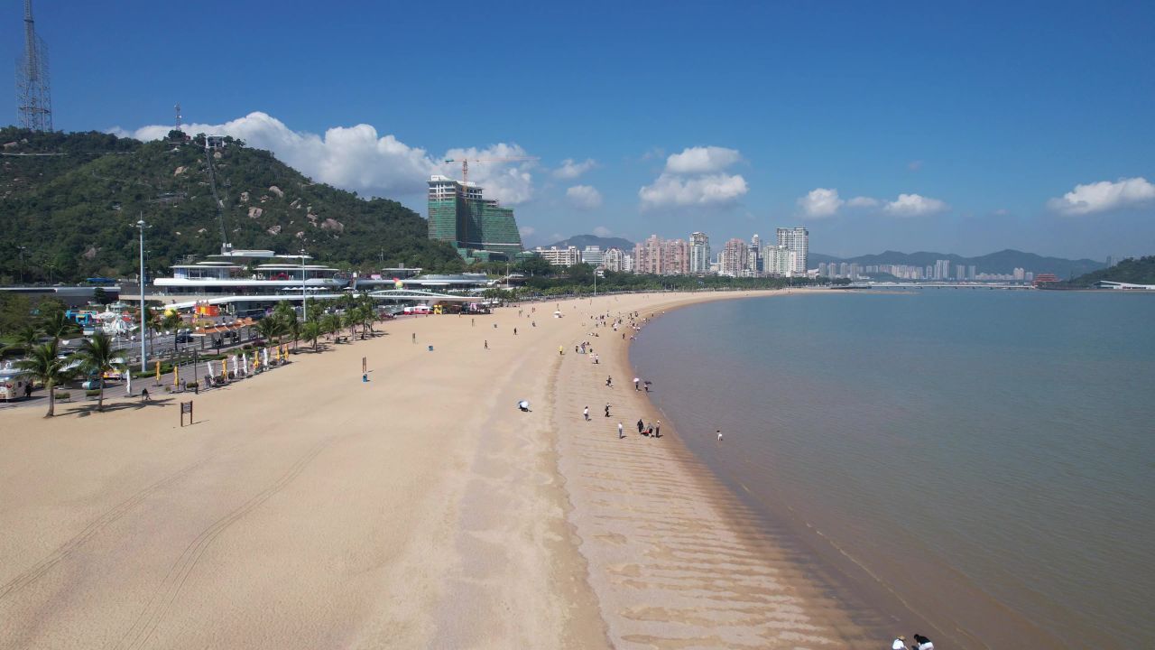 广东珠海情侣公路沿海沙滩大海海洋航拍 