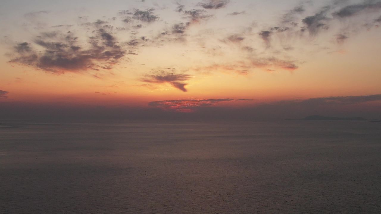海上日出彩霞大海日落航拍