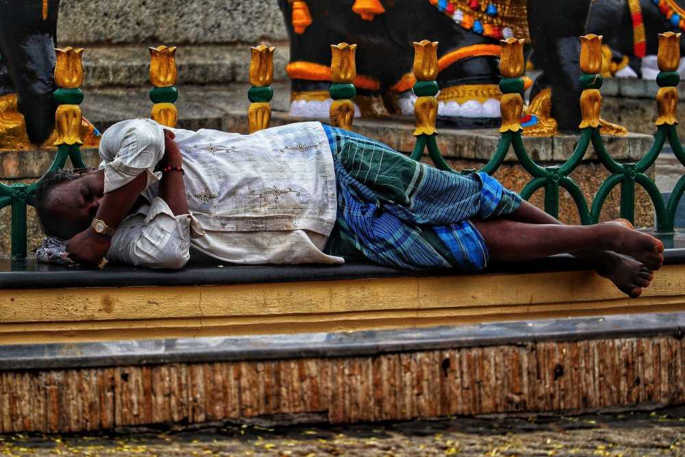 印度人的男子睡眠