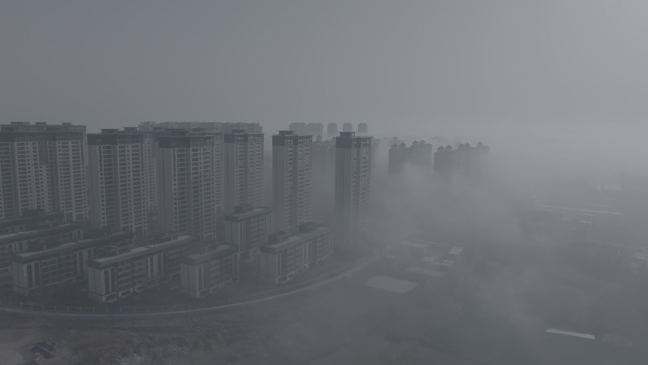 雾中城市