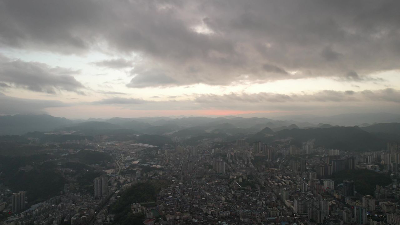大山城市清晨日出贵州凯里日出航拍