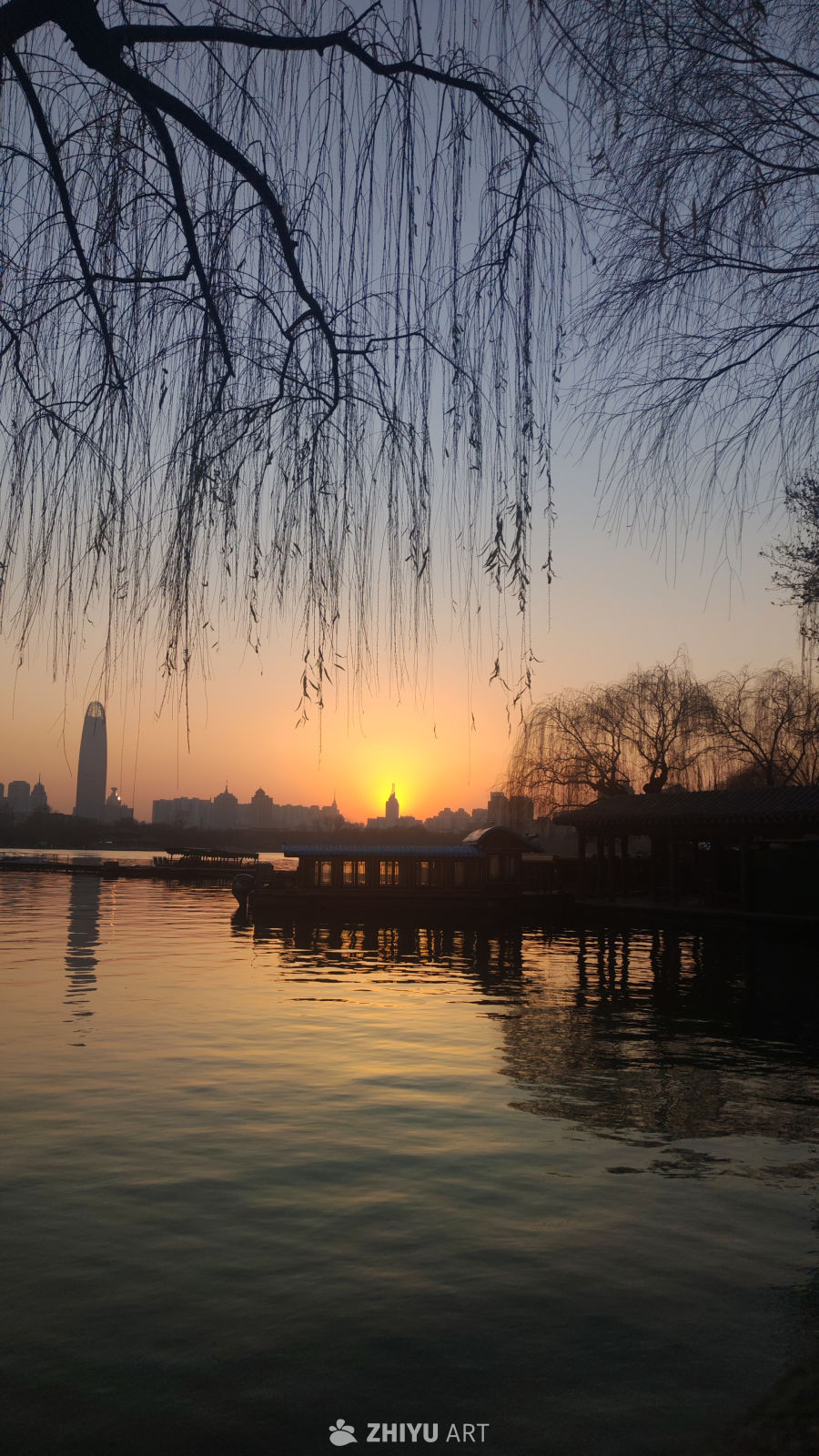 夕阳大明湖