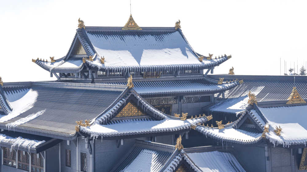 峨眉山雪