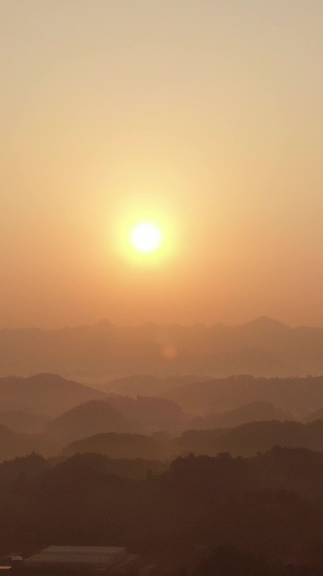 天空晚霞日落剪影竖屏航拍