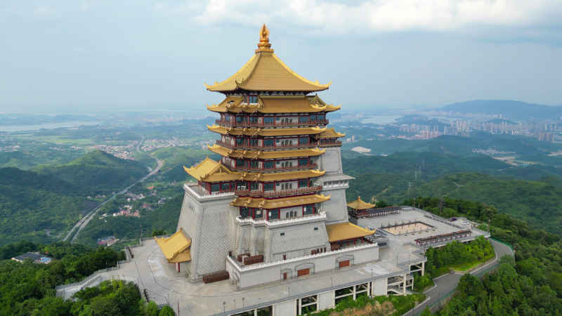 航拍湖北黄石东方山风景区东昌阁