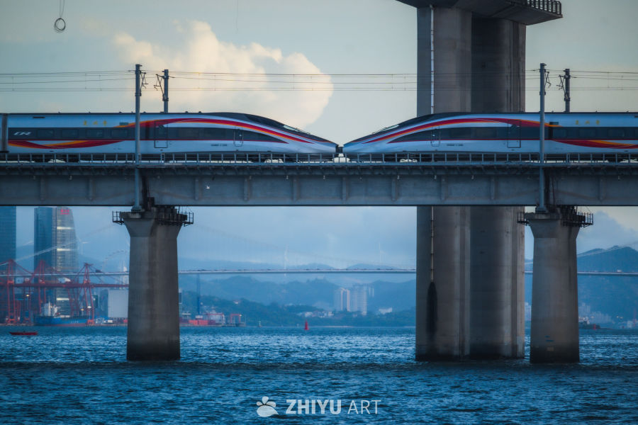 高铁跨越大海