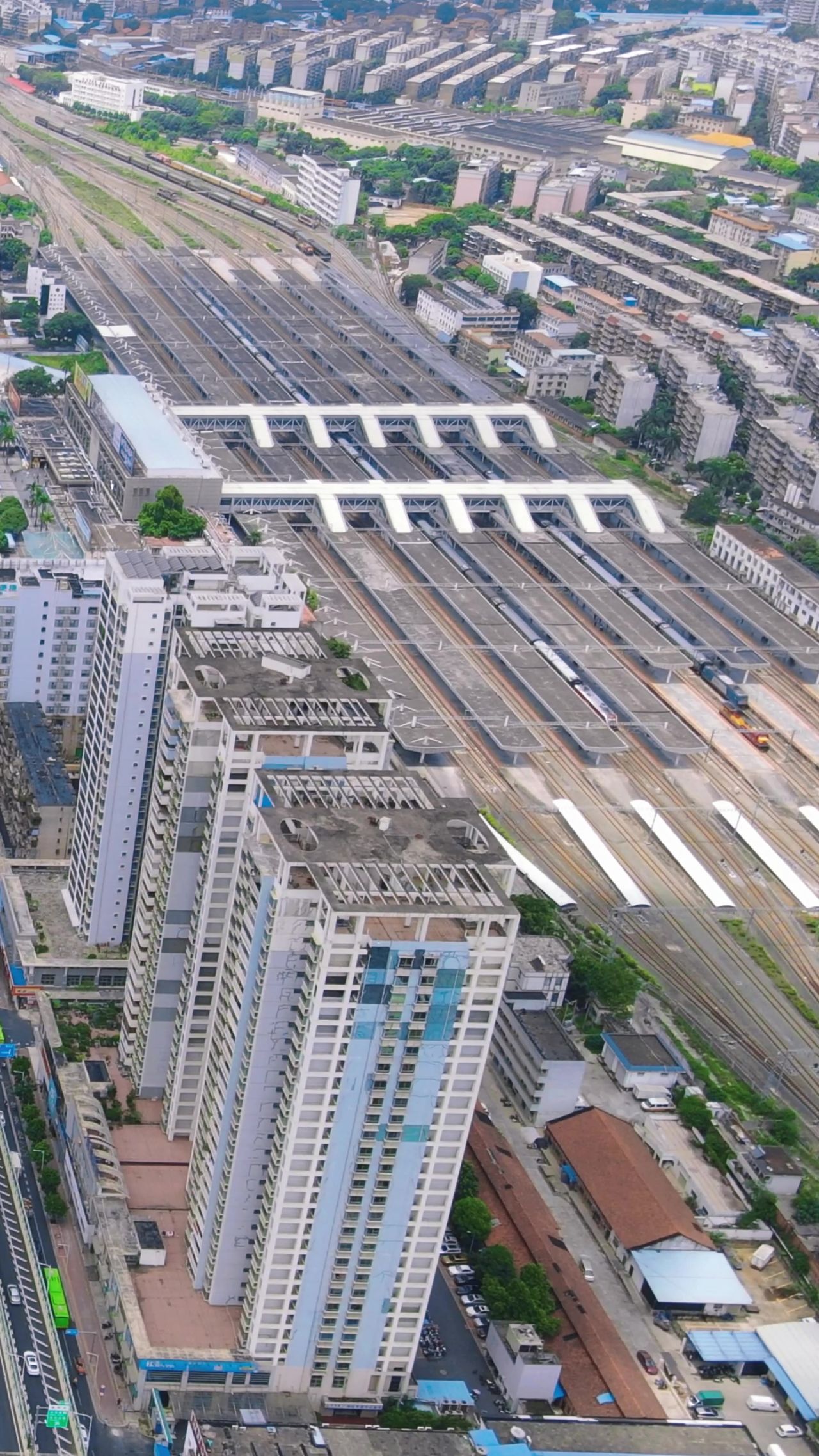 4K航拍城市铁路公路交通类视频