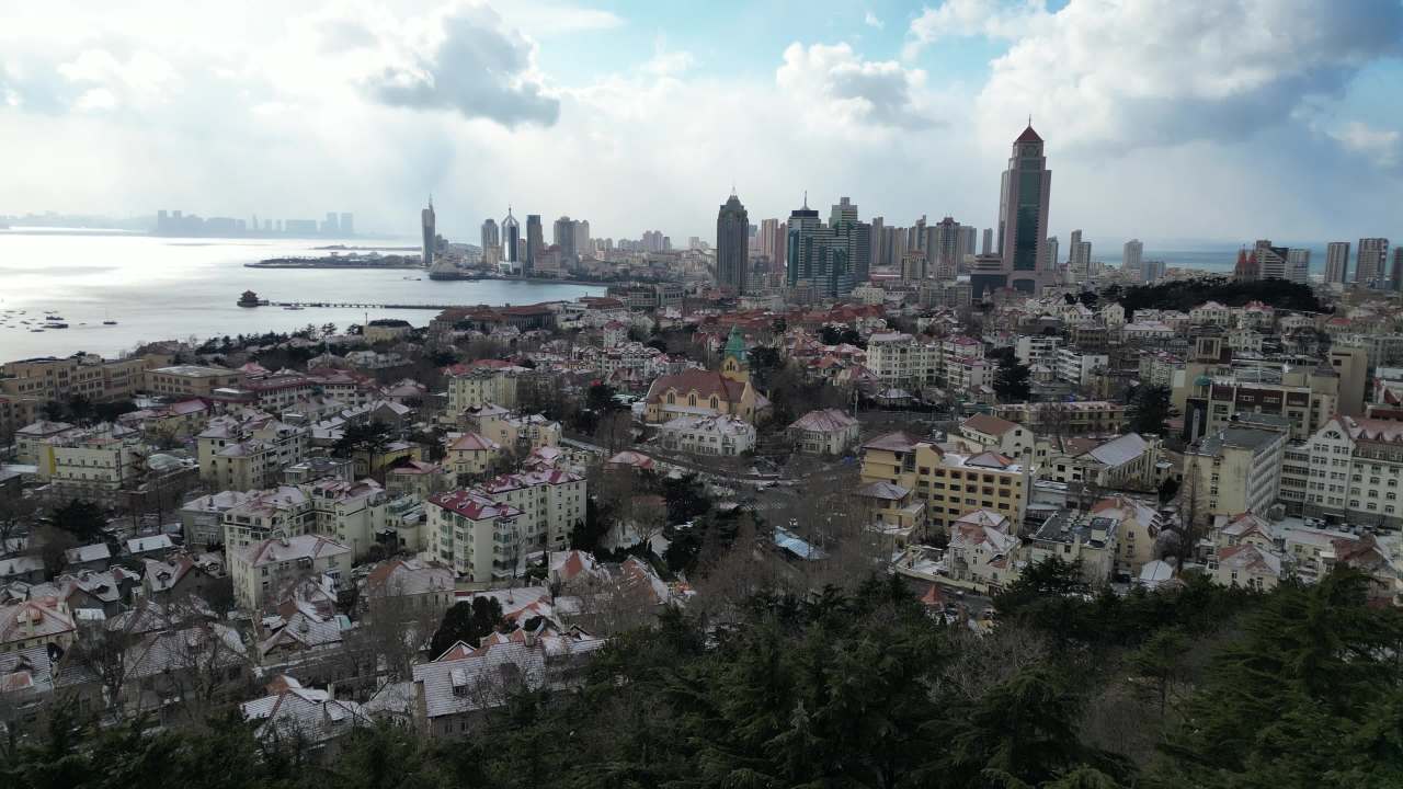 青岛市南老城区信号山雪景航拍 1