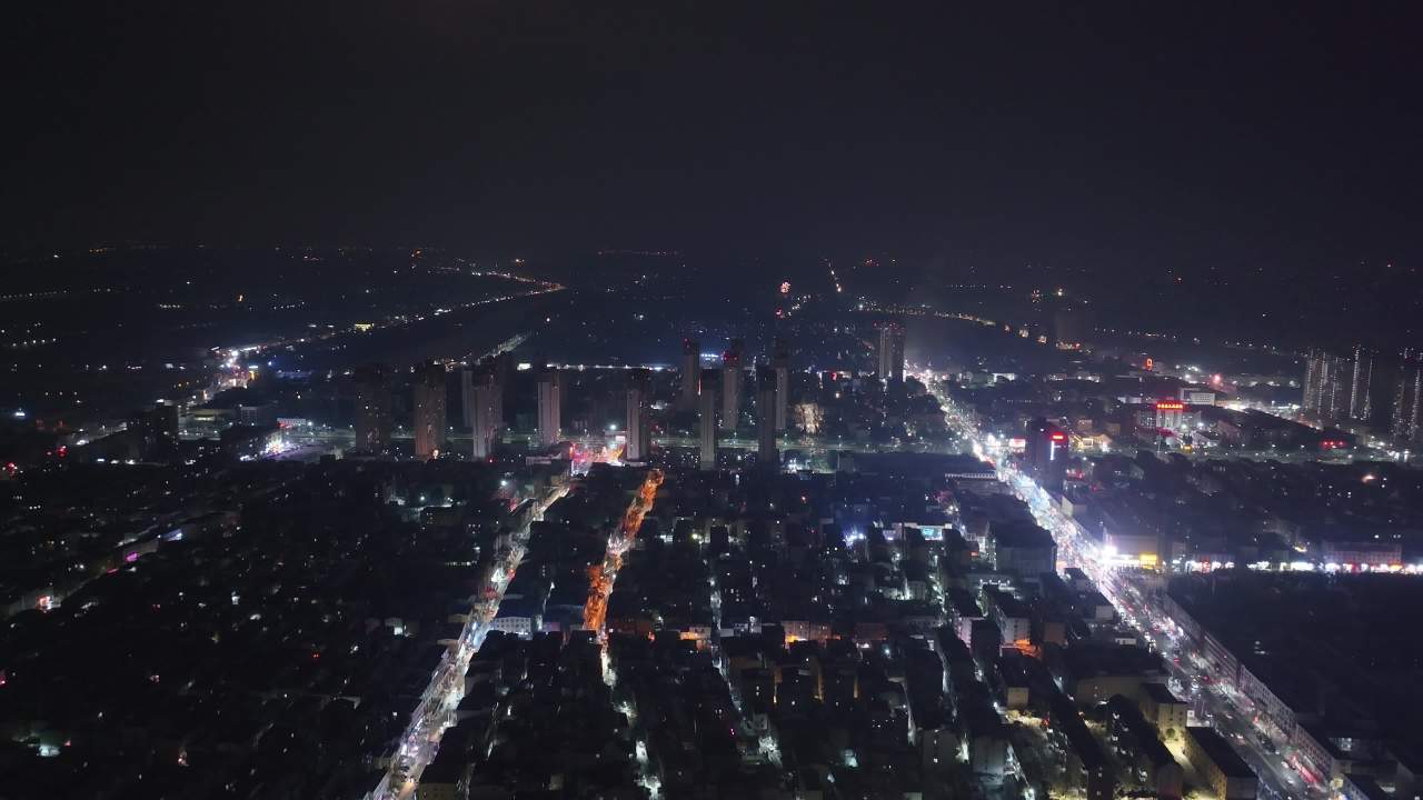 夜幕下的都市繁华
