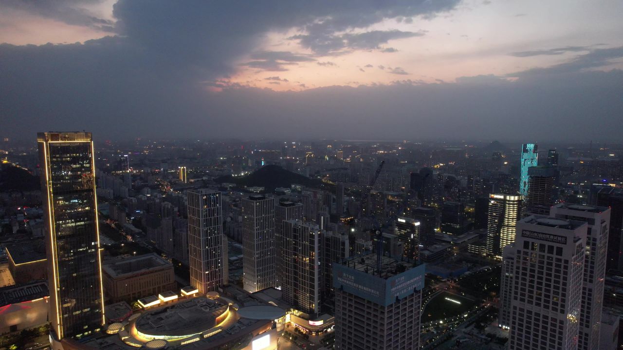 山东城市夜幕降临夜景灯光济南经十路商务中心金融中心航拍 