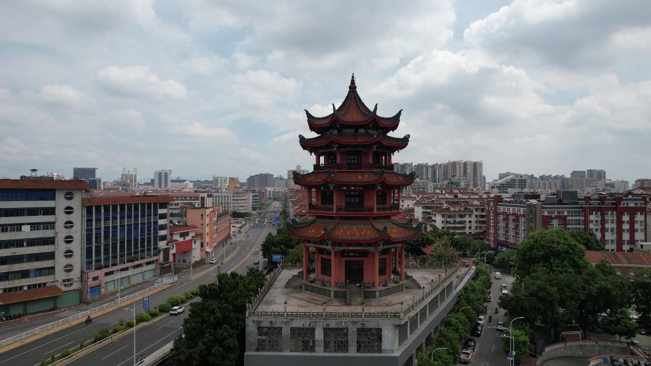 福建漳州威镇阁历史文化古建筑航拍 