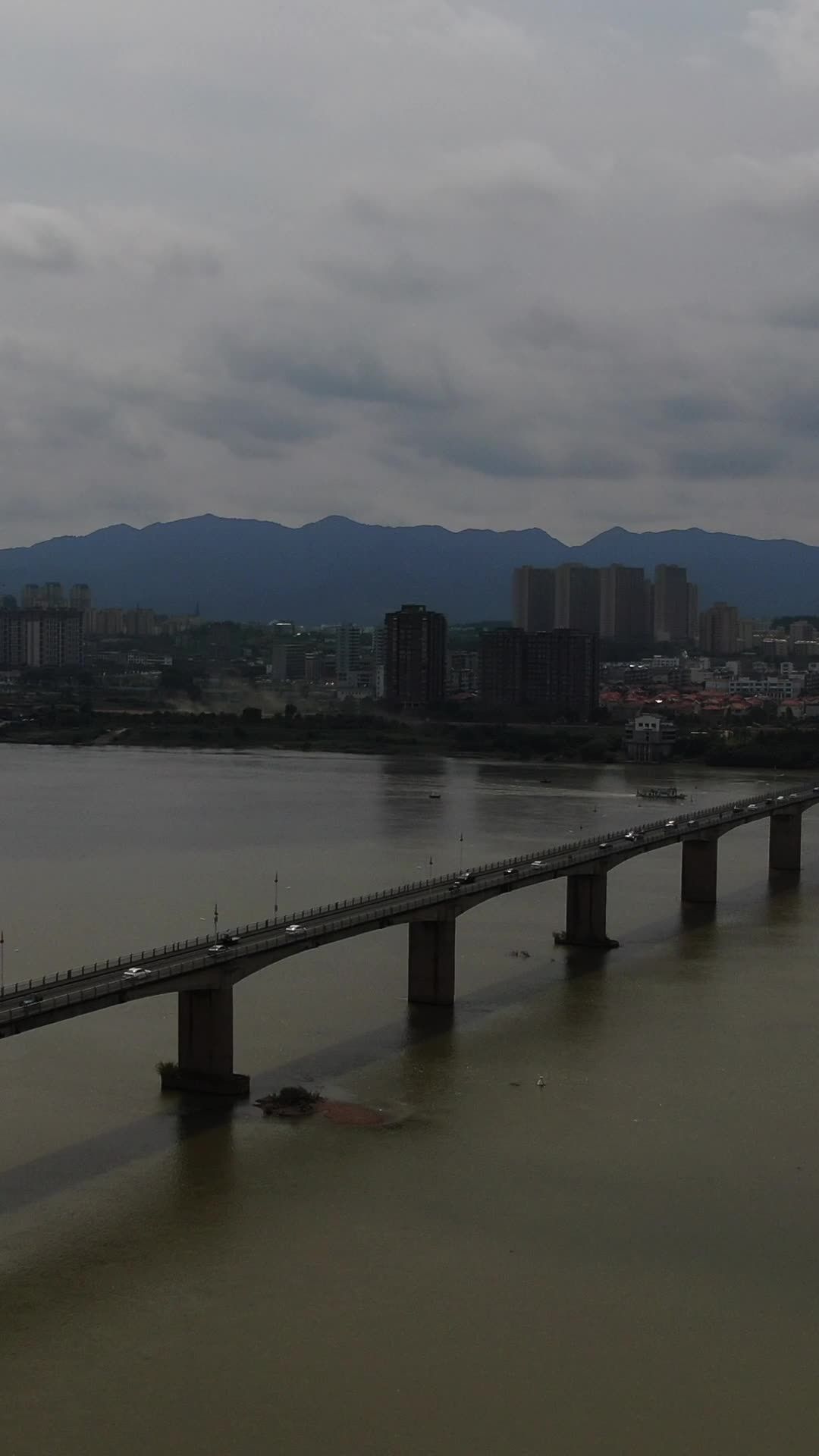 城市河桥风光