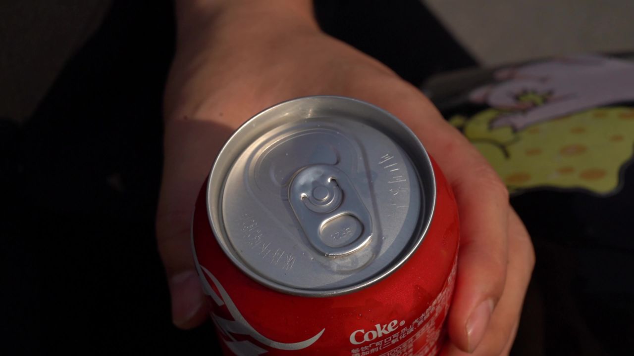 易拉罐开瓶打开可乐盖打开开易拉罐打开汽水开瓶声音