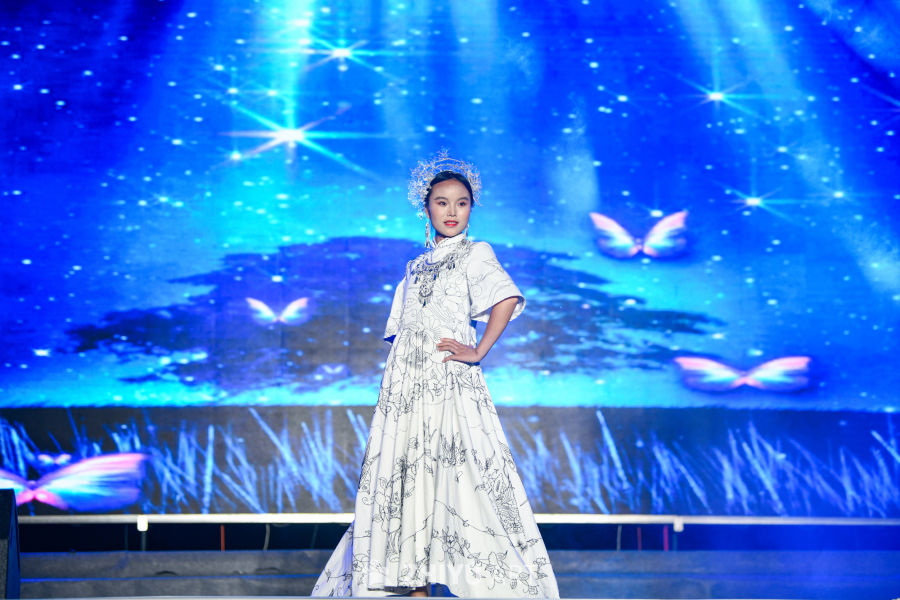 少数民族美女  少数民族服饰走秀 2