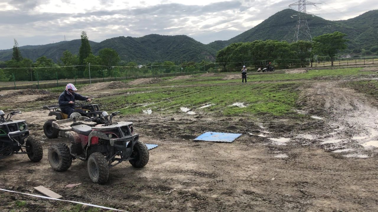 沙滩越野四驱摩托车