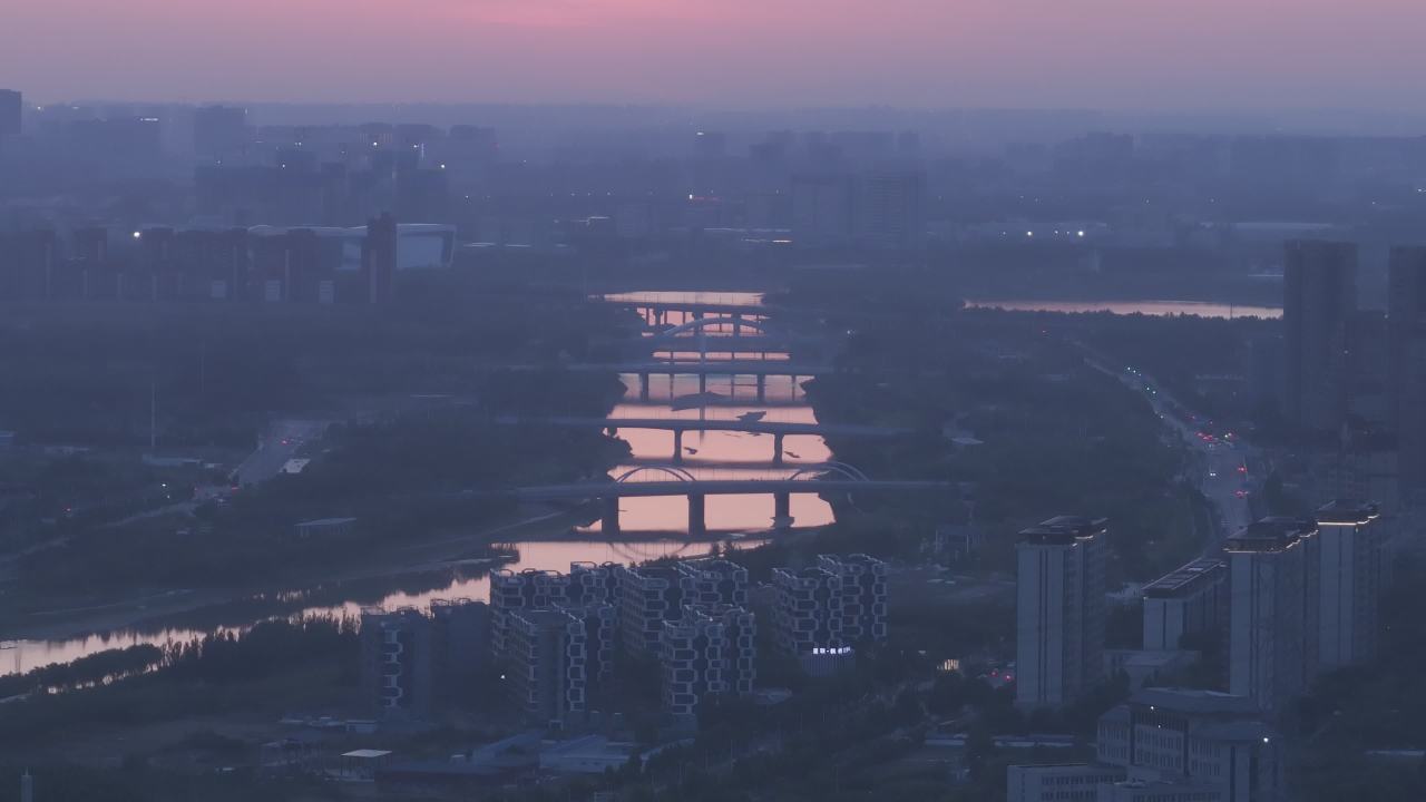 城市黄昏的静谧之美