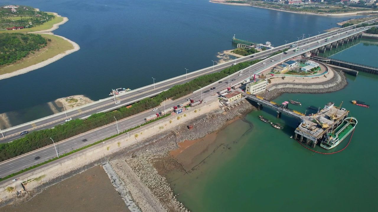 厦门航拍新阳大桥建筑