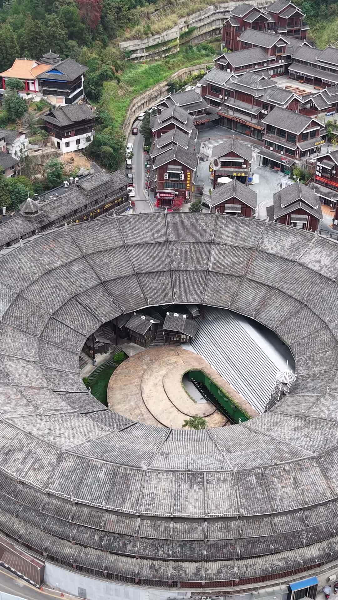 古韵圆楼：宁静的传统村落