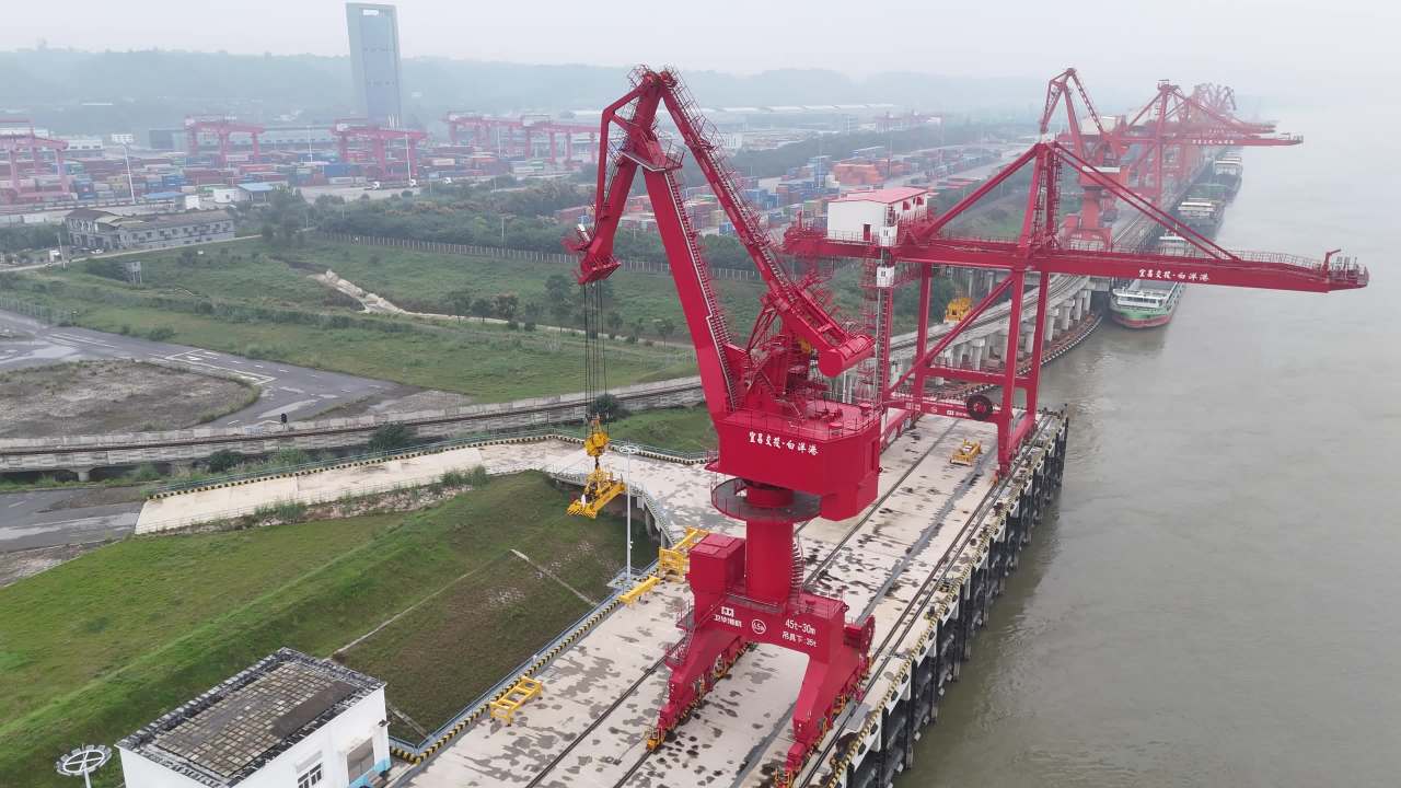 港口起重机航拍