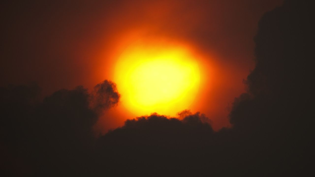日落西山太阳下山延时摄影长焦特写 11