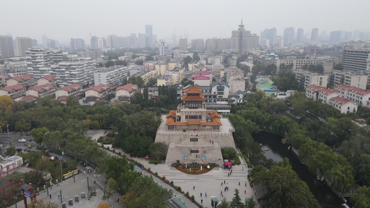 航拍山东济南解放阁地标建筑