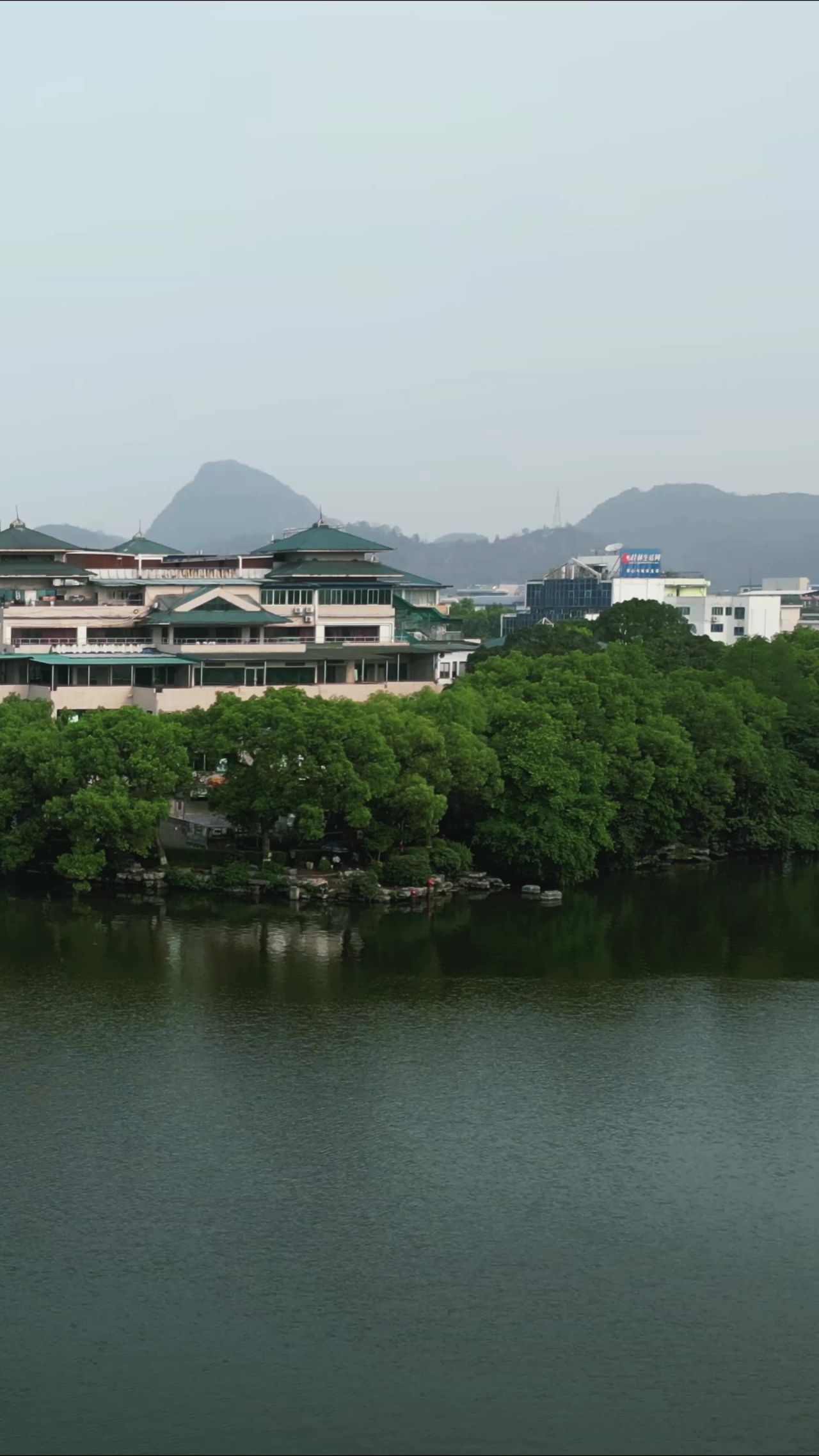 广西桂林城市风光漓江山水航拍竖屏 