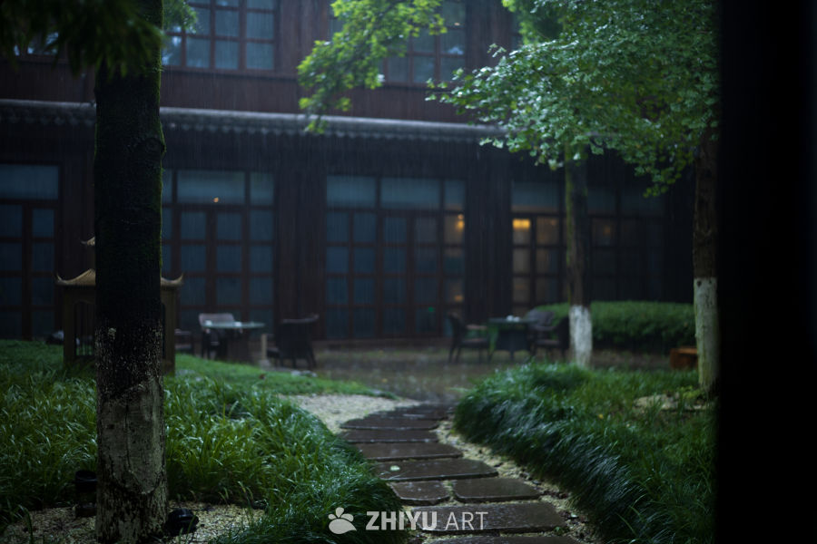 雨落庭院深