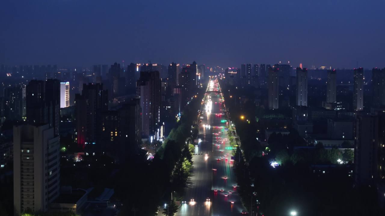 灯火辉煌的都市夜景