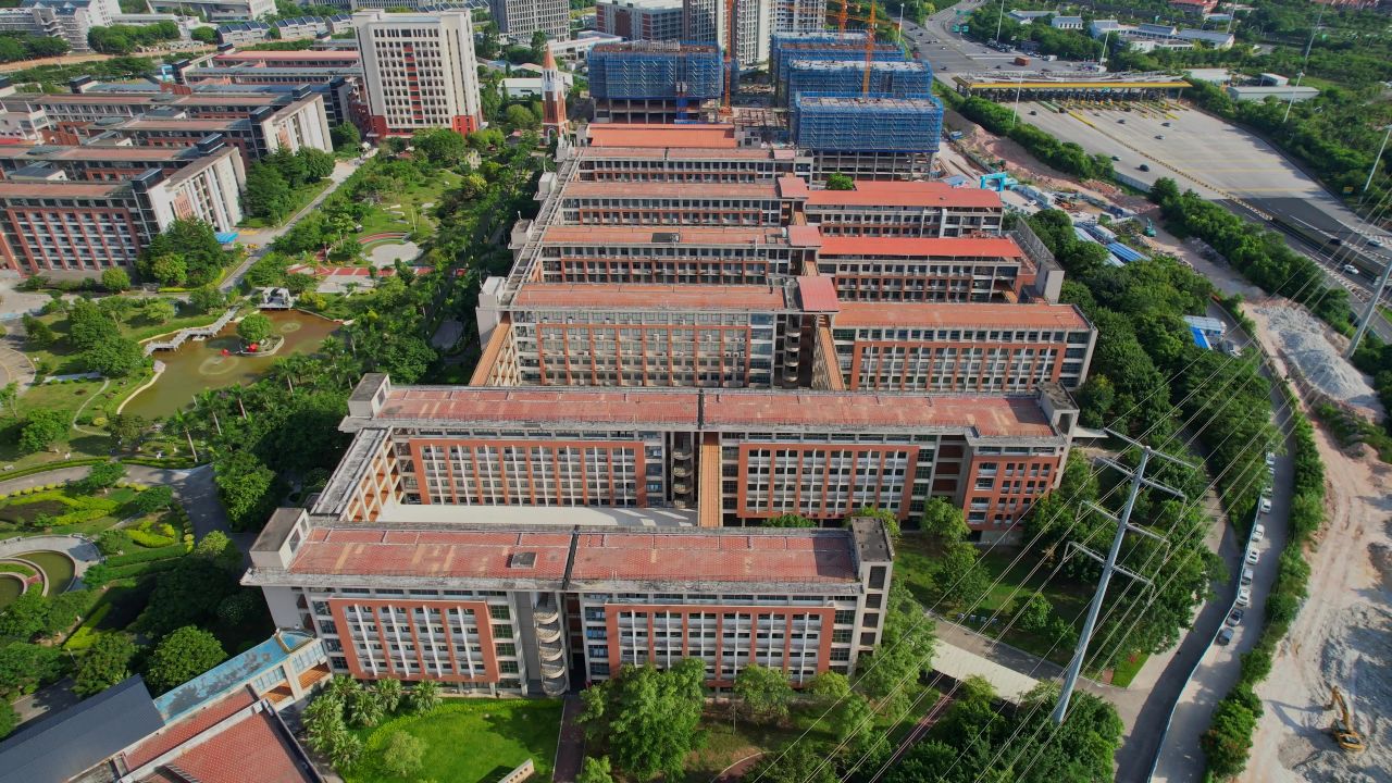 航拍厦门华夏学院 8