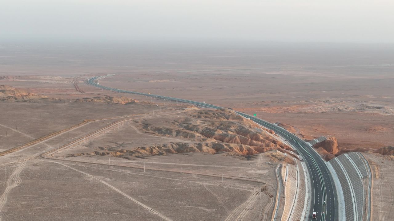 新疆S21沙漠公路 30