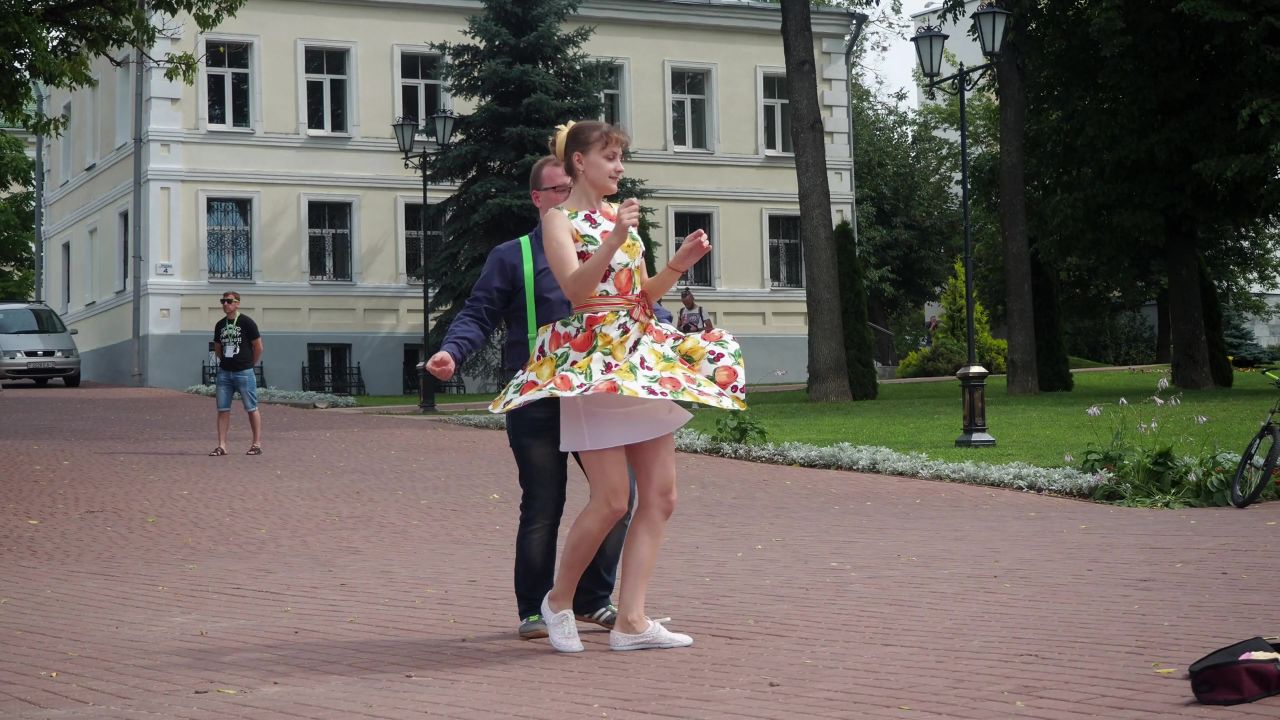夫妇舞蹈跳舞街