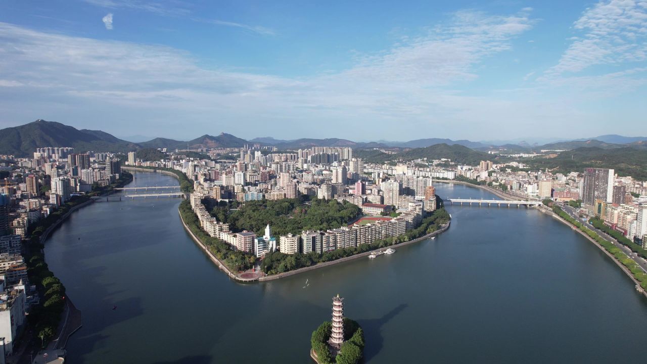 广东韶关北江通天塔城市风光航拍 