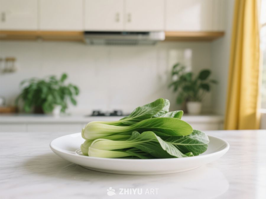 新鲜青菜置于厨房白色盘中 488