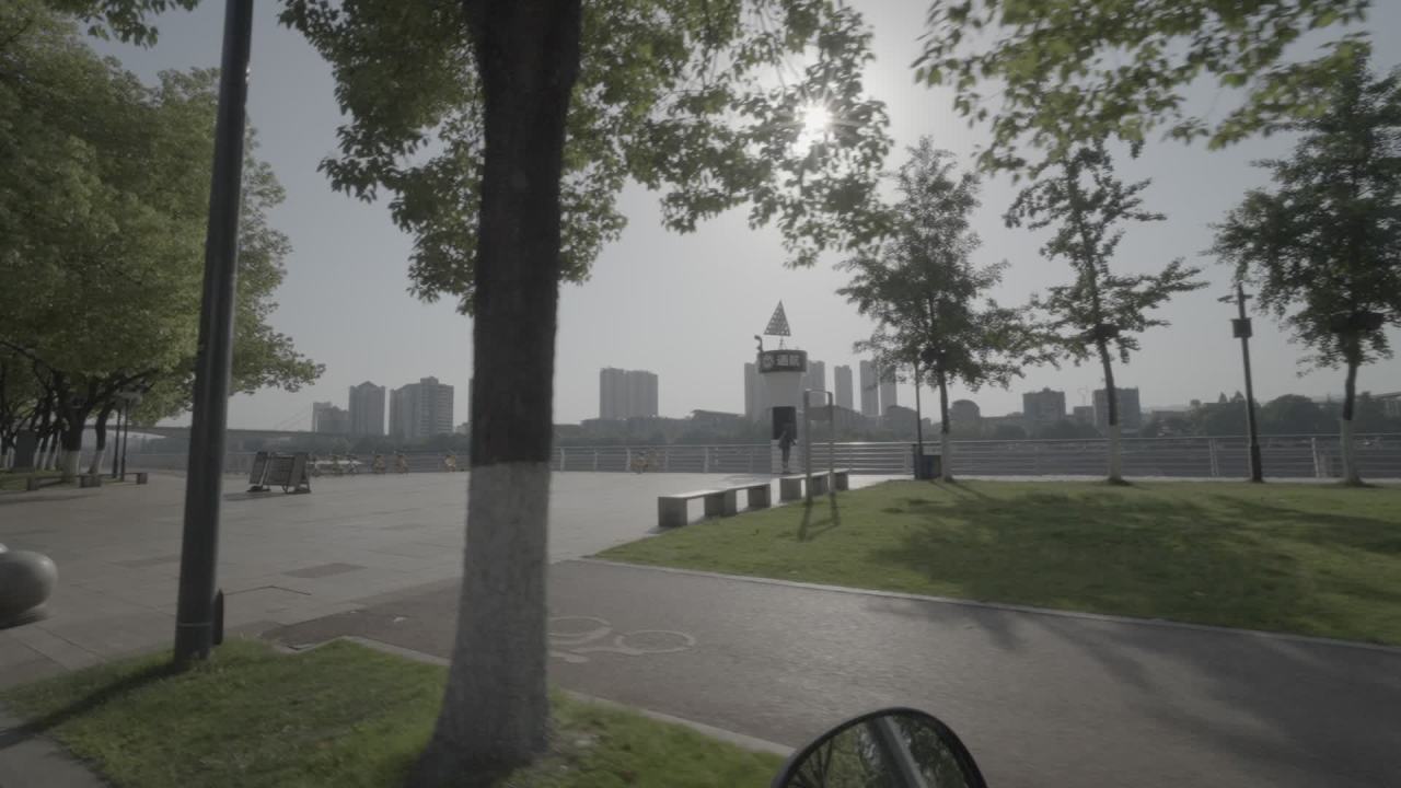 宜昌江边 104